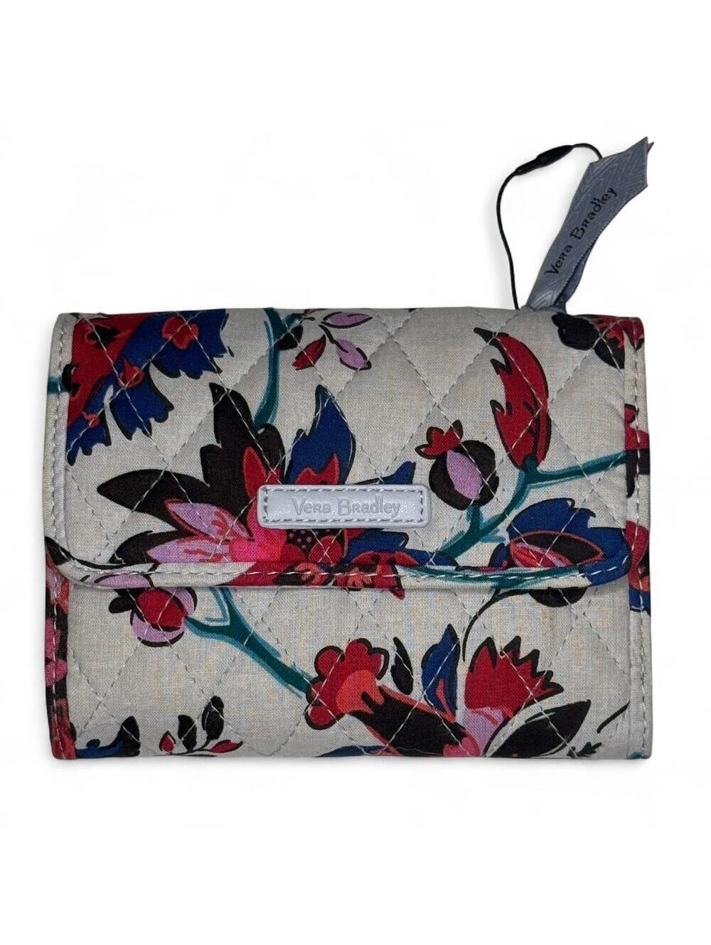 Vera Bradley Classic Americana Quilted Grandma Floral Pattern Wallet